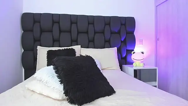 Cristel Boom online show from January 2025 03:58:02 PM