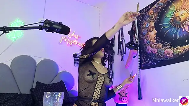 Snapshot of MhiaCorleone chatting on October 2025 09:21:02 AM MhiaCorleone online show from October 2025 09:21:02 AM