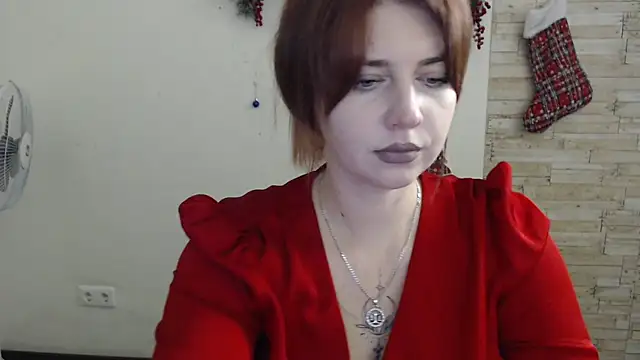 Snapshot of Lizzy_Love chatting on December 2024 07:25:02 PM Lizzy Love online show from December 2024 07:25:02 PM