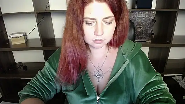 Snapshot of Lizzy_Love chatting on January 2025 04:27:01 PM Lizzy Love online show from January 2025 04:27:01 PM