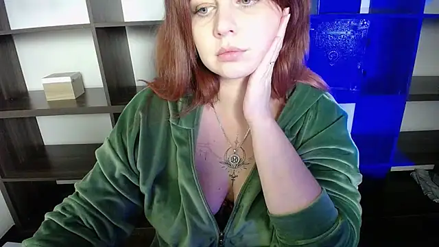 Snapshot of Lizzy_Love chatting on February 2025 01:34:01 AM Lizzy Love online show from February 2025 01:34:01 AM