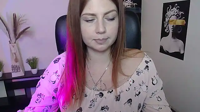 Snapshot of Lizzy_Love chatting on March 2025 08:00:02 PM Lizzy Love online show from March 2025 08:00:02 PM