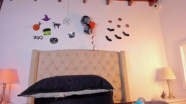 allisson m online show from November 2025 12:07:01 PM