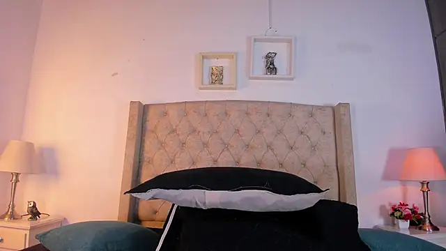 allisson m online show from November 2025 12:07:01 PM