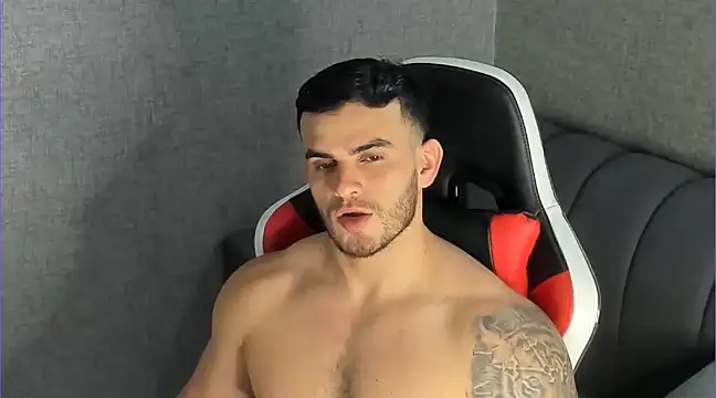 Ricardogo19 online show from February 2025 09:42:02 PM