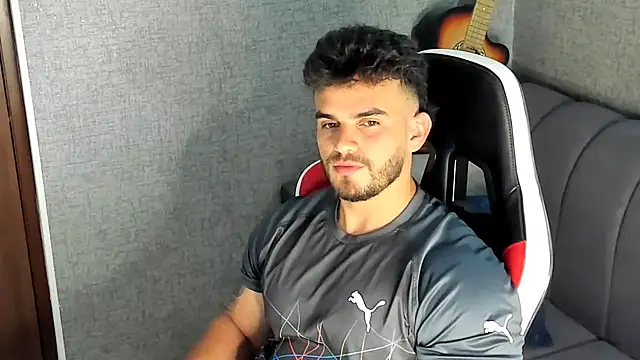 Ricardogo19 online show from September 2025 08:19:01 PM