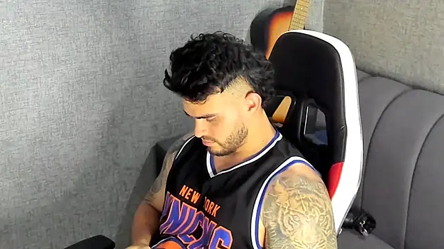 Ricardogo19 online show from October 2025 07:23:01 PM