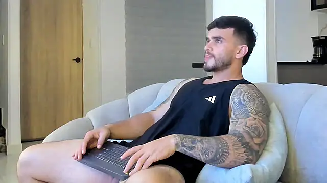 Ricardogo19 online show from February 2026 01:09:01 AM