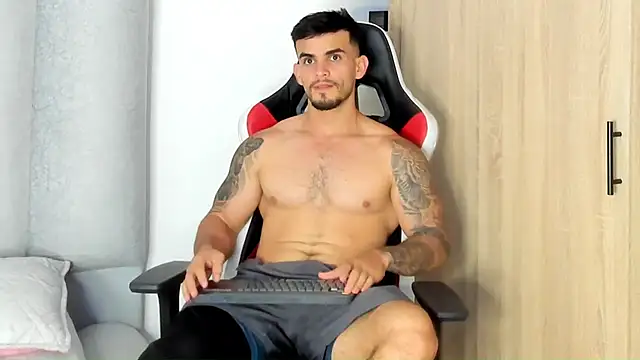 Ricardogo19 online show from June 2026 07:31:02 PM
