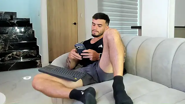 Ricardogo19 online show from July 2026 09:39:01 PM