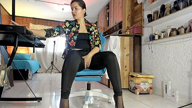 Cristina Vanegas631 online show from May 2026 07:44:02 PM