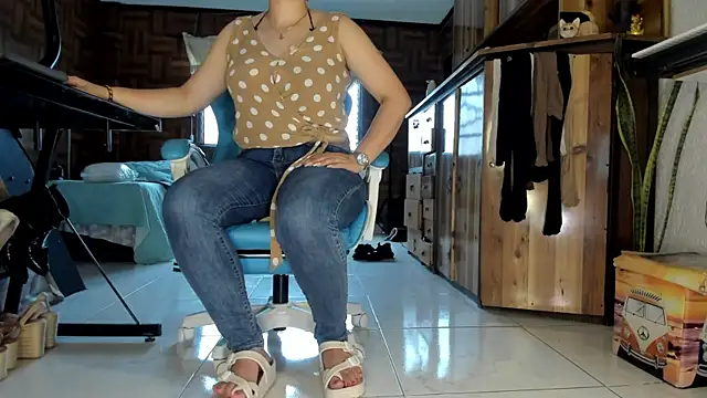 Cristina Vanegas631 online show from July 2026 06:15:02 PM