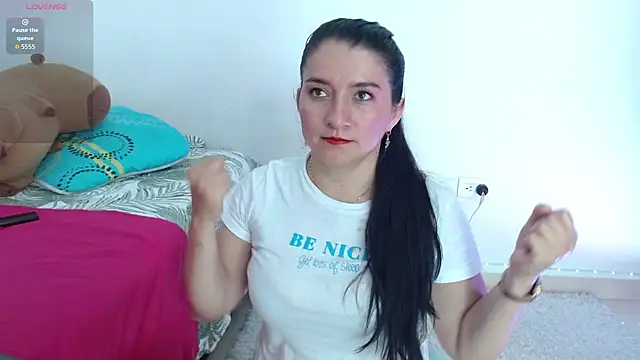 Emelyross  online show from July 2026 11:12:01 PM