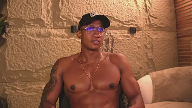 Logan Varela online show from March 2025 10:39:02 PM