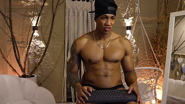 Logan Varela online show from September 2025 12:38:01 PM