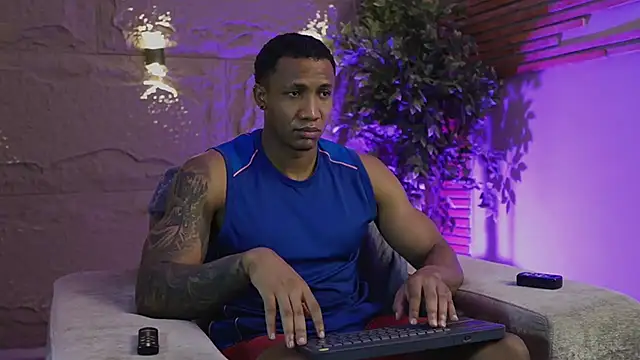 Logan Varela online show from December 2025 01:52:02 PM