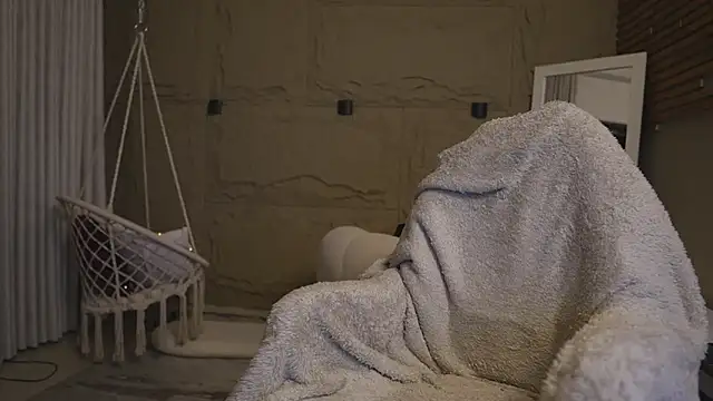 Logan Varela online show from February 2026 01:12:02 PM