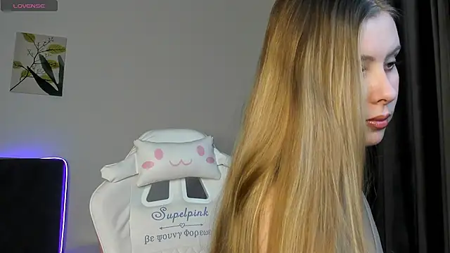 Snapshot of elliediaz chatting on October 2025 07:01:02 PM elliediaz online show from October 2025 07:01:02 PM