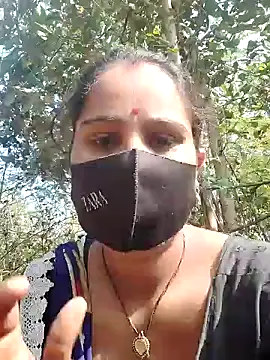 Snapshot of Hey_Ziya chatting on December 2024 06:21:02 AM Hey Ziya online show from December 2024 06:21:02 AM