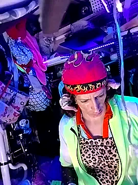 gurlnips online show from March 2026 01:43:02 AM