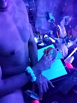 gurlnips online show from March 2026 05:46:01 AM