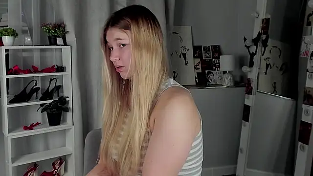 Rebecca Kelly online show from November 2025 02:44:01 AM