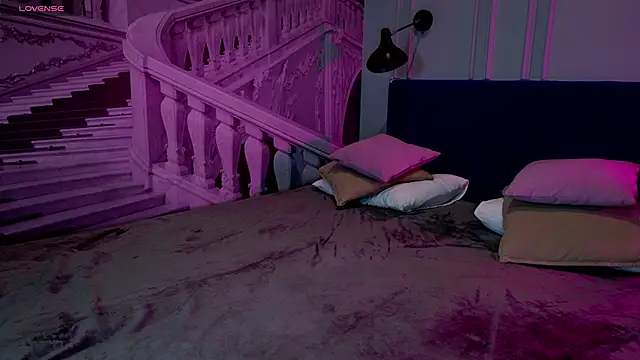 Liv Fay online show from December 2024 01:39:01 PM