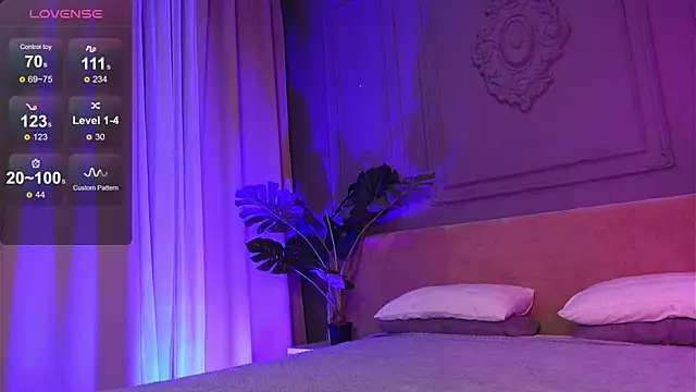 Liv Fay online show from November 2025 03:12:01 PM