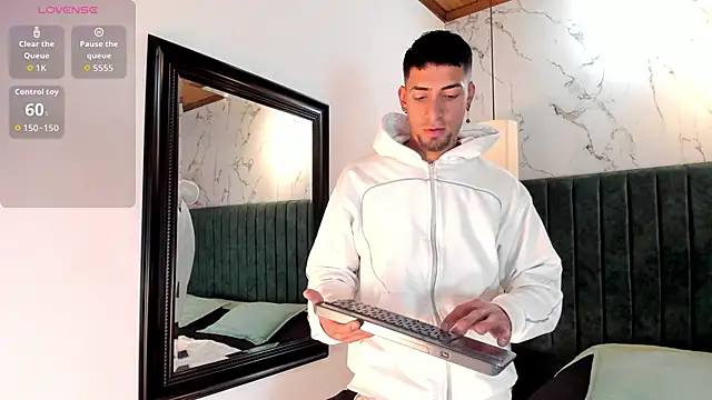 DrakeNeumann online show from September 2025 04:01:02 AM