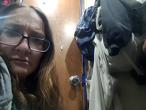 ILUV2TUCHMYKITTY online show from October 2025 11:11:02 AM