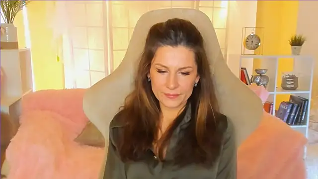 Snapshot of April_o_Nill chatting on January 2025 12:09:02 PM April o Nill online show from January 2025 12:09:02 PM