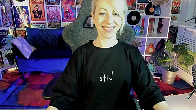 Snapshot of LylithSkye chatting on January 2025 10:38:01 AM LylithSkye online show from January 2025 10:38:01 AM