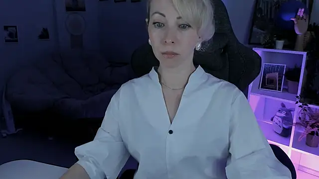 Snapshot of LylithSkye chatting on February 2025 10:51:02 AM LylithSkye online show from February 2025 10:51:02 AM