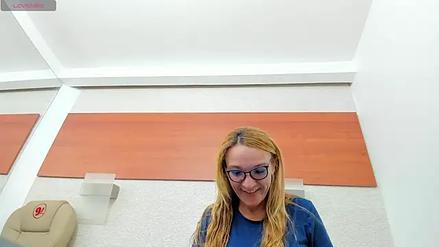 Snapshot of maddy_cartter chatting on April 2026 11:22:02 AM maddy cartter online show from April 2026 11:22:02 AM