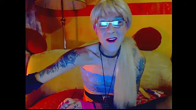 Snapshot of cuxladyboy chatting on December 2024 07:50:01 AM cuxladyboy online show from December 2024 07:50:01 AM