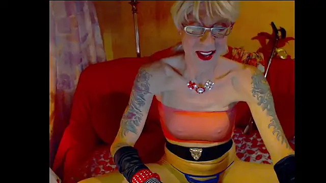 Snapshot of cuxladyboy chatting on December 2024 01:00:02 AM cuxladyboy online show from December 2024 01:00:02 AM