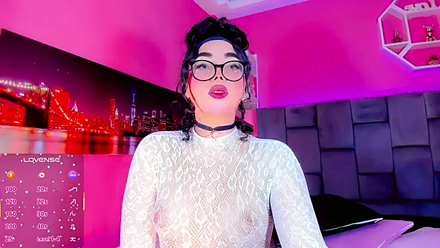 Snapshot of Saamanthaa11 chatting on April 2026 05:18:02 AM Saamanthaa11 online show from April 2026 05:18:02 AM