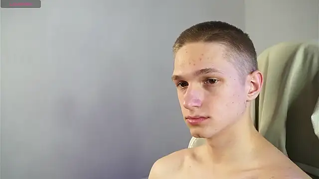 dustyn fox online show from March 2025 01:00:02 AM