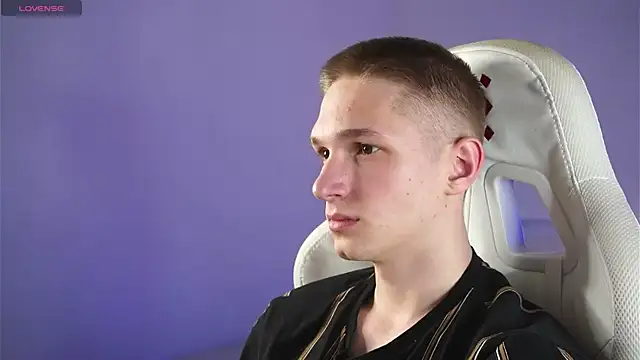 dustyn fox online show from March 2025 06:26:02 PM