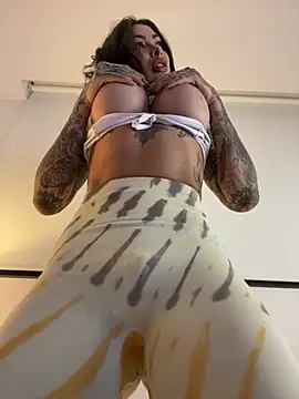 Snapshot of Iam_Annii chatting on January 2025 11:45:02 PM Iam Annii online show from January 2025 11:45:02 PM