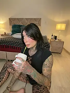 Iam Annii online show from March 2026 11:33:01 PM