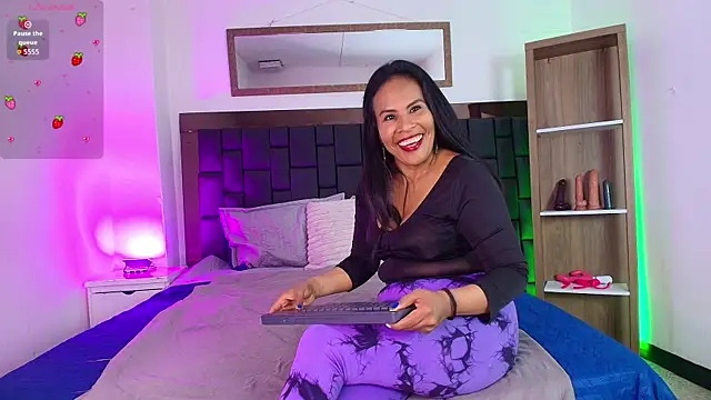 Anthonelaa   online show from June 2026 07:29:01 PM