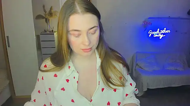 Demure Smile online show from February 2025 04:56:02 PM