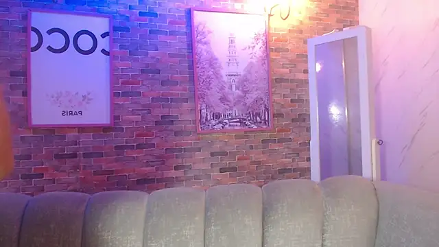 Snapshot of Laurita_b chatting on March 2025 10:51:01 PM Laurita b online show from March 2025 10:51:01 PM