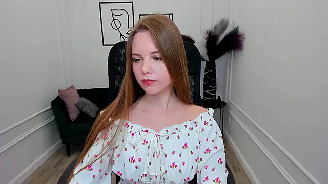 Snapshot of MileyWings chatting on September 2025 04:39:02 AM MileyWings online show from September 2025 04:39:02 AM