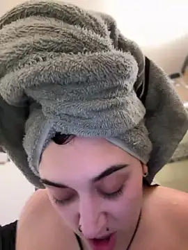 ThicBunz online show from November 2025 03:12:02 AM