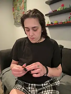 ThicBunz online show from May 2026 04:23:01 PM