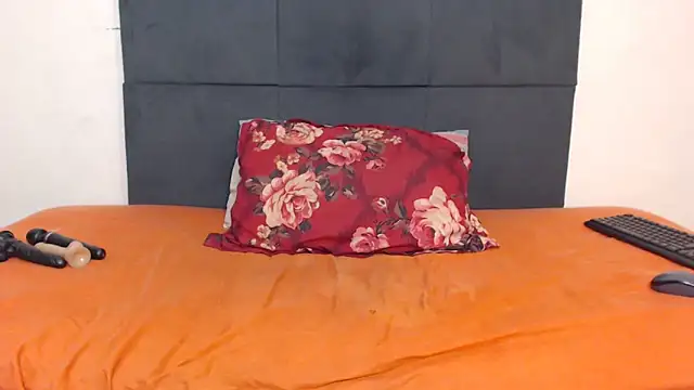 Snapshot of CANDY-X-LOVE-xx chatting on February 2025 06:43:01 PM CANDY-X-LOVE-xx online show from February 2025 06:43:01 PM