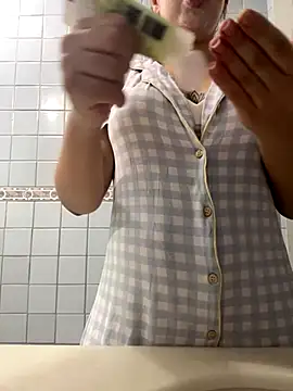 Snapshot of Julinha18 chatting on December 2024 02:24:01 AM Julinha18 online show from December 2024 02:24:01 AM