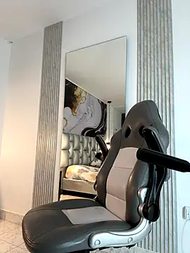 Snapshot of Nathan_Bluee chatting on October 2025 11:29:01 AM Nathan Bluee online show from October 2025 11:29:01 AM